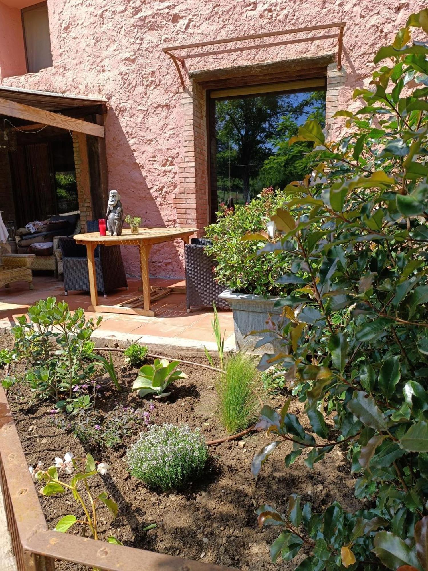 Mas Del Llop Blanc - Dog Friendly Hostal Rural - B&B Sobrestany Exterior foto